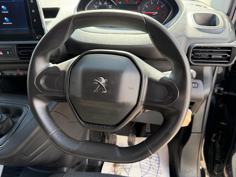 Peugeot 1.5 BlueHDi 1000 Professional Premium Standard Panel Van 5dr Diesel Manual SWB Euro 6 (100 bhp)