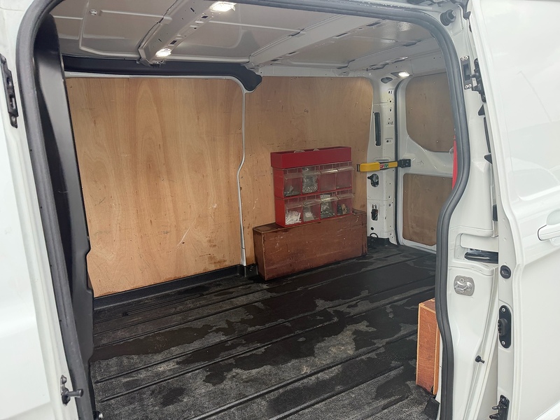 Ford 2.0 300 EcoBlue Limited Panel Van 5dr Diesel Auto L1 H1 Euro 6 (s/s) (130 ps)