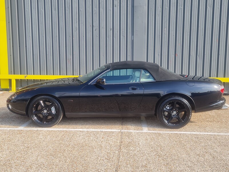 Jaguar 4.2 Supercharged Convertible 2dr Petrol Automatic (304 g/km, 400 bhp)