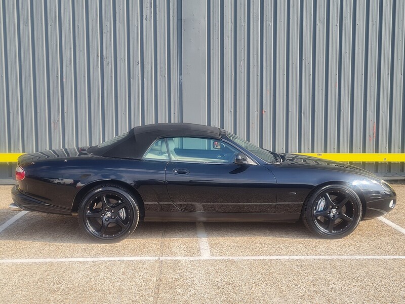 Jaguar 4.2 Supercharged Convertible 2dr Petrol Automatic (304 g/km, 400 bhp)