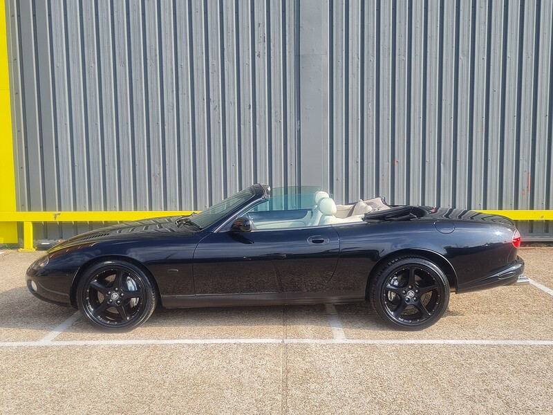 Jaguar 4.2 Supercharged Convertible 2dr Petrol Automatic (304 g/km, 400 bhp)
