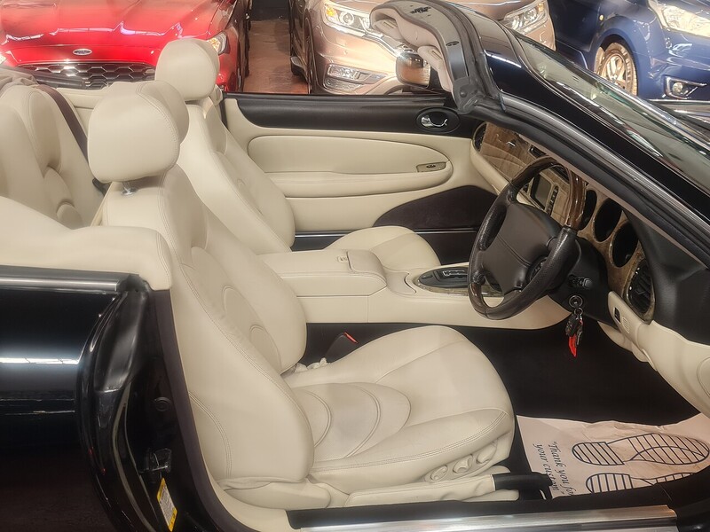 Jaguar 4.2 Supercharged Convertible 2dr Petrol Automatic (304 g/km, 400 bhp)