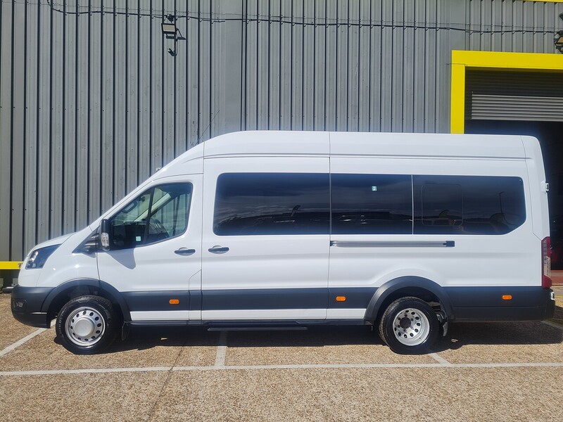 Ford 2.0 460 EcoBlue Leader Minibus Double Cab 5dr Diesel Manual RWD L4 H3 Euro 6 (s/s) (17 Seat, DRW) (165 ps)