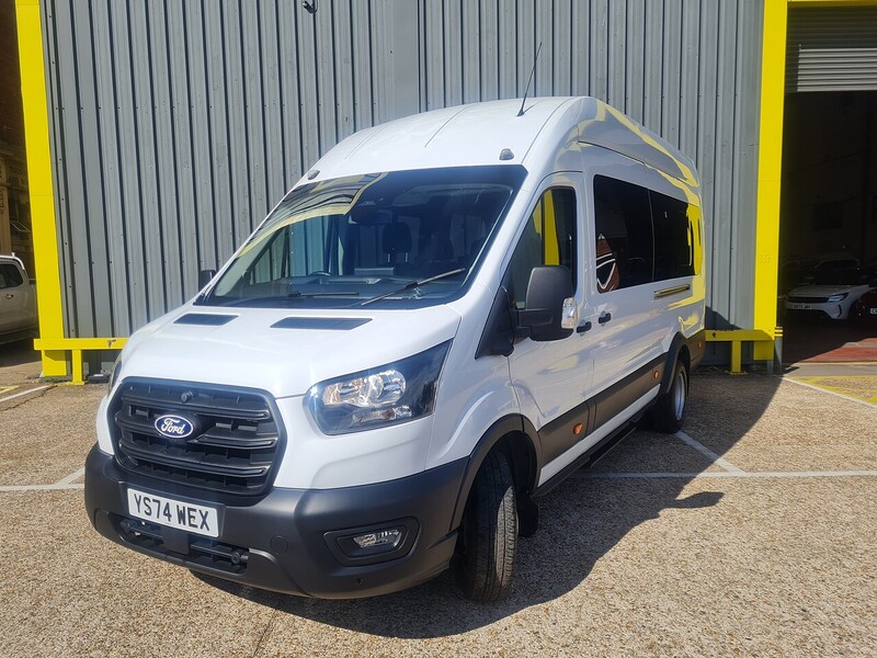 Ford 2.0 460 EcoBlue Leader Minibus Double Cab 5dr Diesel Manual RWD L4 H3 Euro 6 (s/s) (17 Seat, DRW) (165 ps)