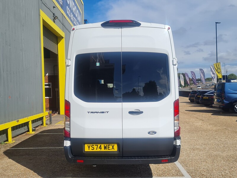 Ford 2.0 460 EcoBlue Leader Minibus Double Cab 5dr Diesel Manual RWD L4 H3 Euro 6 (s/s) (17 Seat, DRW) (165 ps)