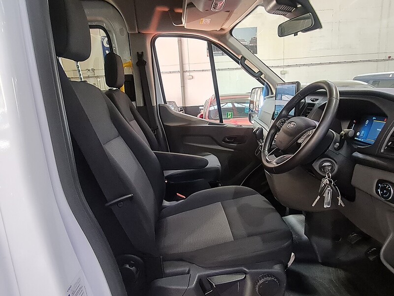 Ford 2.0 460 EcoBlue Leader Minibus Double Cab 5dr Diesel Manual RWD L4 H3 Euro 6 (s/s) (17 Seat, DRW) (165 ps)