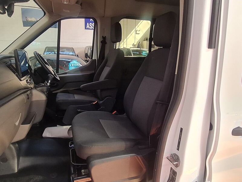 Ford 2.0 460 EcoBlue Leader Minibus Double Cab 5dr Diesel Manual RWD L4 H3 Euro 6 (s/s) (17 Seat, DRW) (165 ps)
