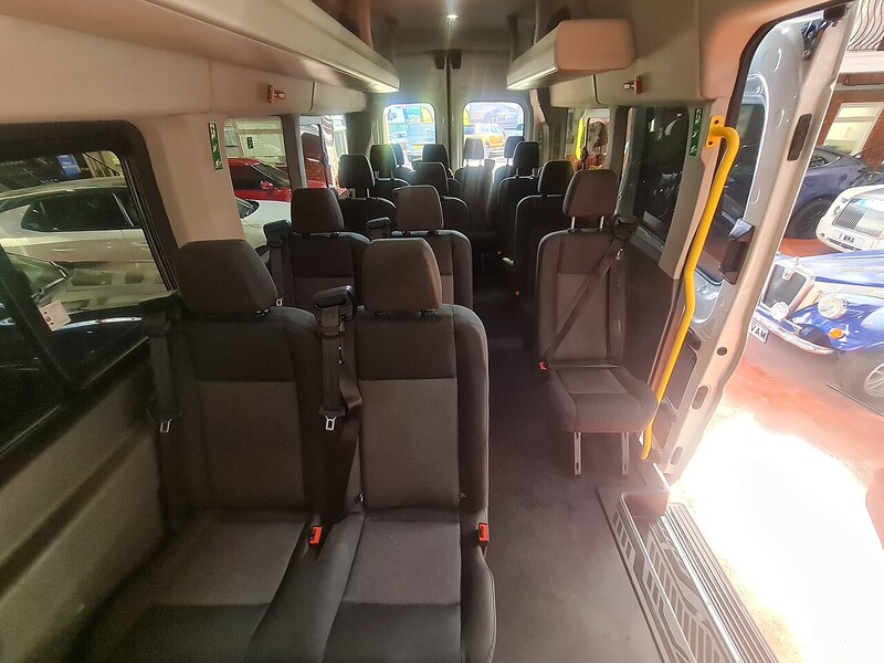 Ford 2.0 460 EcoBlue Leader Minibus Double Cab 5dr Diesel Manual RWD L4 H3 Euro 6 (s/s) (17 Seat, DRW) (165 ps)