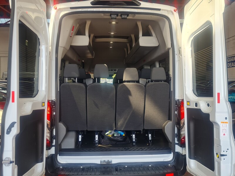 Ford 2.0 460 EcoBlue Leader Minibus Double Cab 5dr Diesel Manual RWD L4 H3 Euro 6 (s/s) (17 Seat, DRW) (165 ps)