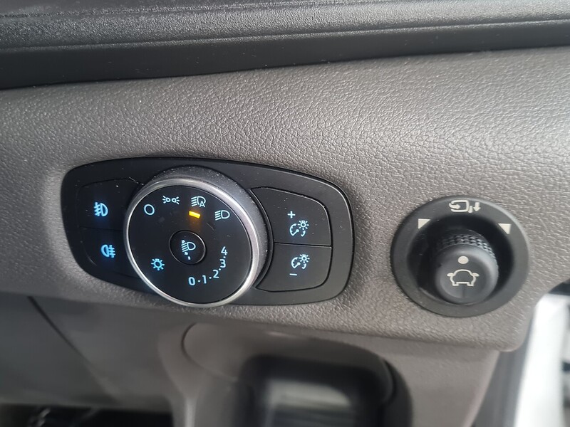 Ford 2.0 460 EcoBlue Leader Minibus Double Cab 5dr Diesel Manual RWD L4 H3 Euro 6 (s/s) (17 Seat, DRW) (165 ps)