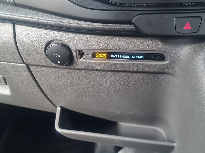 Ford 2.0 460 EcoBlue Leader Minibus Double Cab 5dr Diesel Manual RWD L4 H3 Euro 6 (s/s) (17 Seat, DRW) (165 ps)
