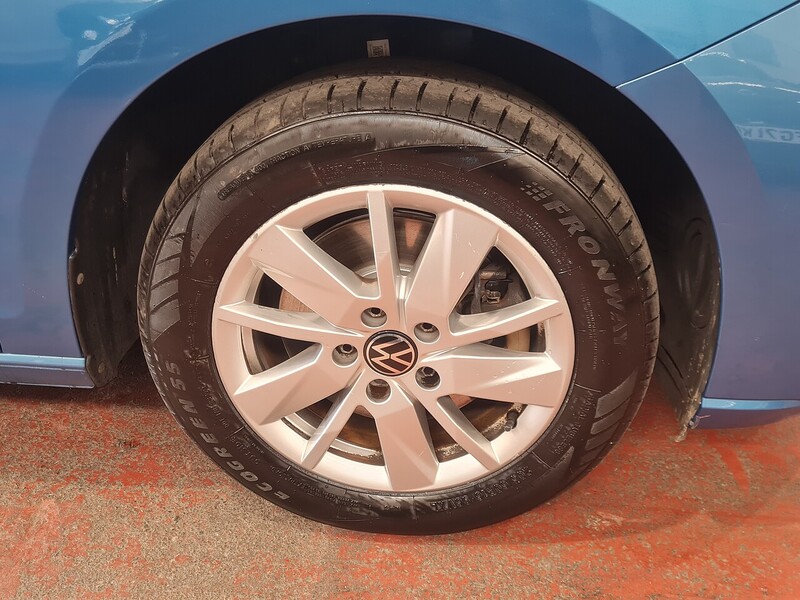 Volkswagen 2.0 TDI Life MPV 5dr Diesel DSG Euro 6 (s/s) (122 ps)