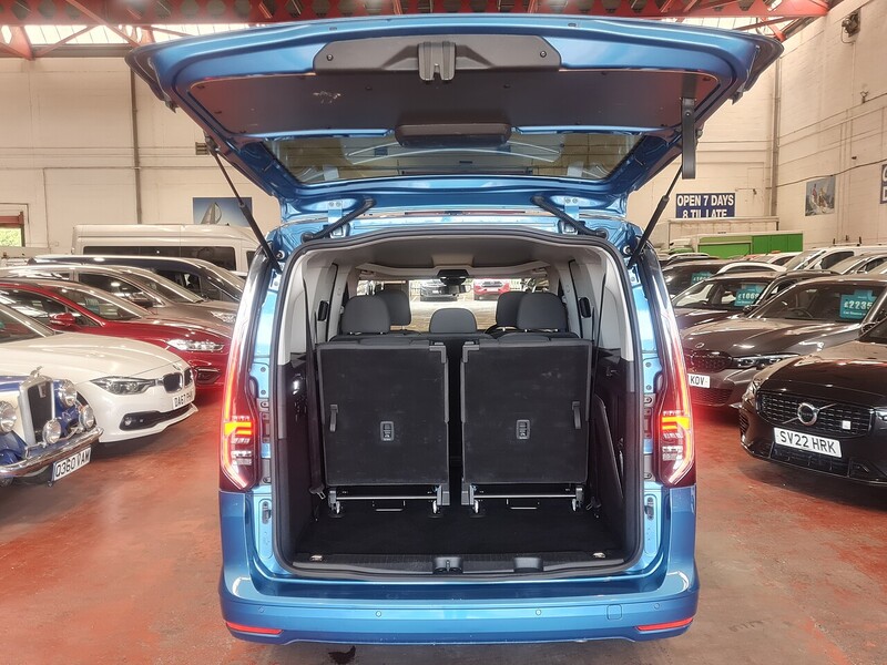 Volkswagen 2.0 TDI Life MPV 5dr Diesel DSG Euro 6 (s/s) (122 ps)