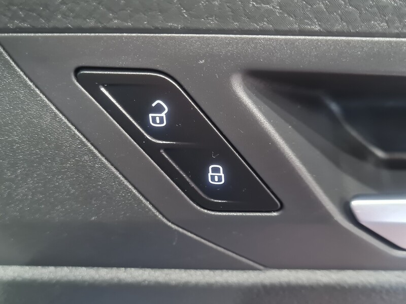 Volkswagen 2.0 TDI Life MPV 5dr Diesel DSG Euro 6 (s/s) (122 ps)