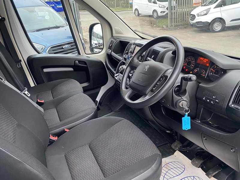 Peugeot Boxer Bluehdi 335 L3h2 Professional P/V Panel Van 2.2 Manual Diesel