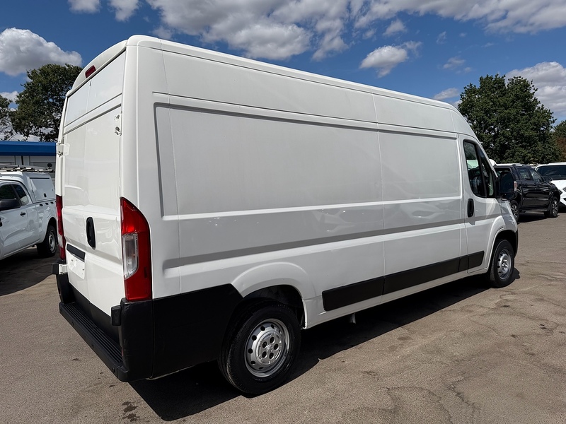 Peugeot Boxer Boxer Bluehdi 335 L3h2 Professional P/V Panel Van 2.2 Manual Diesel