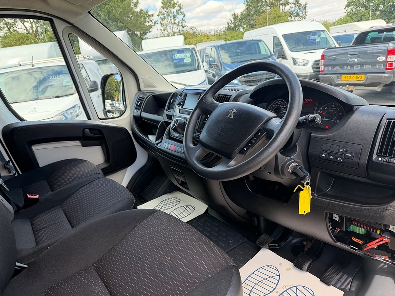 Peugeot Boxer Boxer Bluehdi 335 L3h2 Professional P/V Panel Van 2.2 Manual Diesel