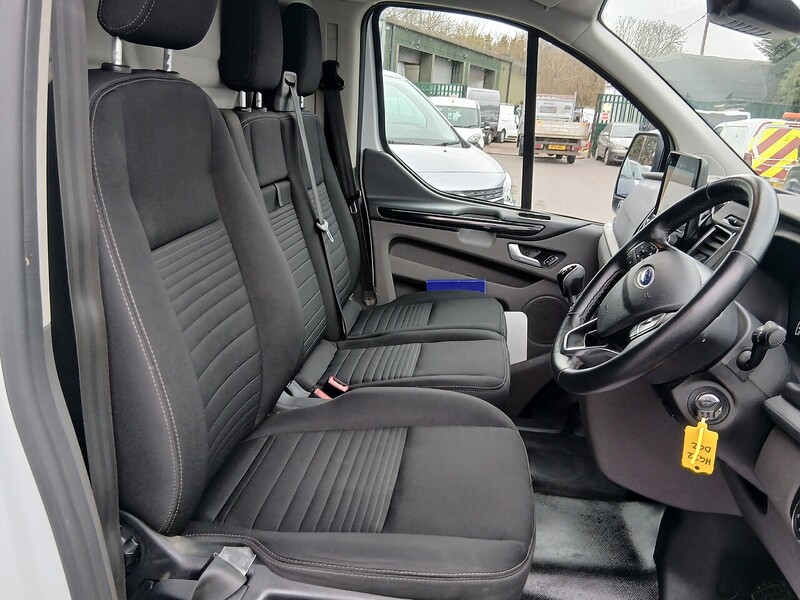 Ford Transit Custom 300 Limited P/V Ecoblue Panel Van 2.0 Manual Diesel