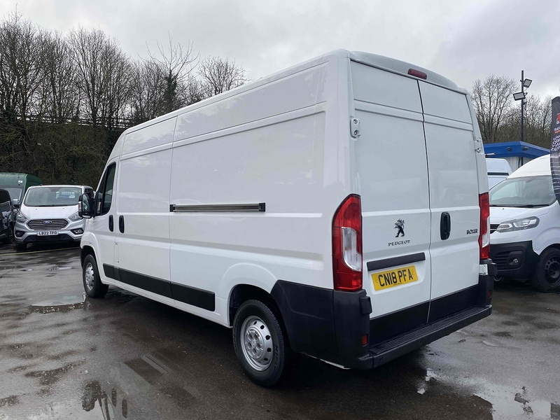 Peugeot Boxer BlueHDi 335 Professional Panel Van 2.0 Manual Diesel