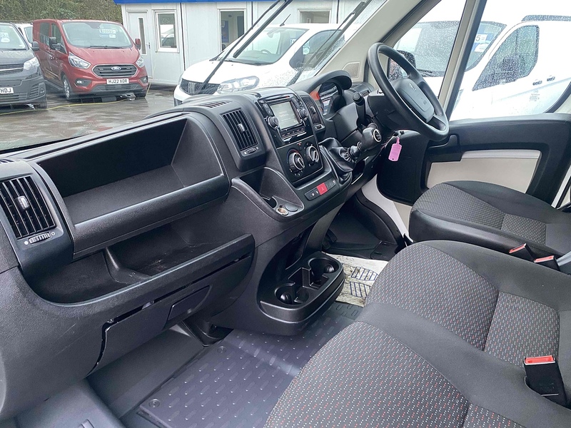 Peugeot Boxer BlueHDi 335 Professional Panel Van 2.0 Manual Diesel