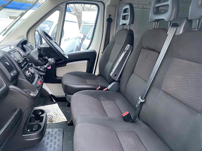 Peugeot Boxer BlueHDi 335 Professional Panel Van 2.0 Manual Diesel