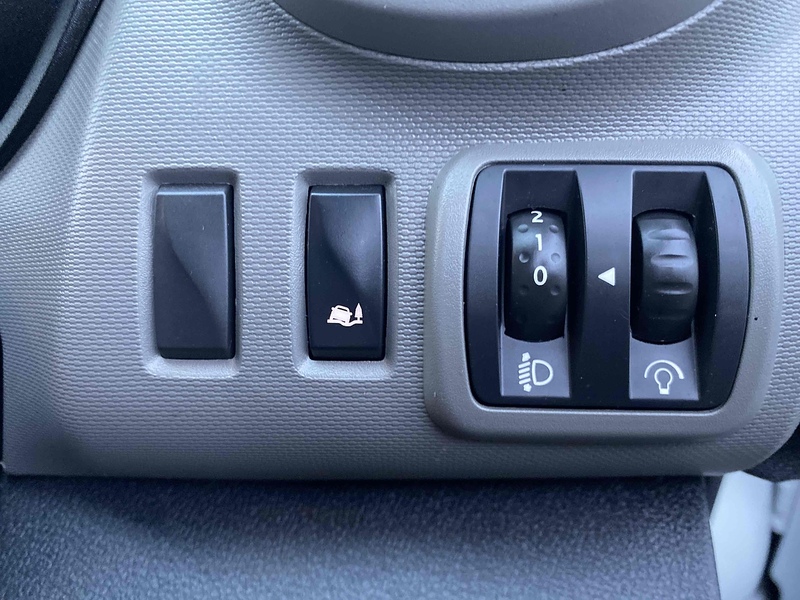 Renault 1.6 dCi 27 Business Panel Van 5dr Diesel Manual SWB Standard Roof Euro 6 (120 ps)