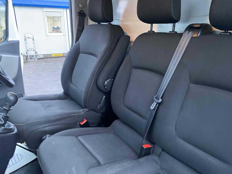 Renault 1.6 dCi 27 Business Panel Van 5dr Diesel Manual SWB Standard Roof Euro 6 (120 ps)