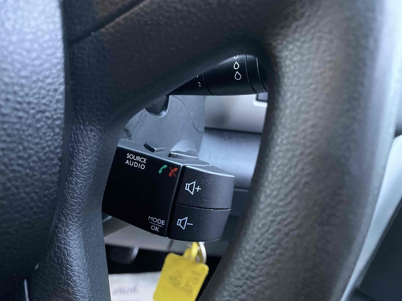 Renault 1.6 dCi 27 Business Panel Van 5dr Diesel Manual SWB Standard Roof Euro 6 (120 ps)