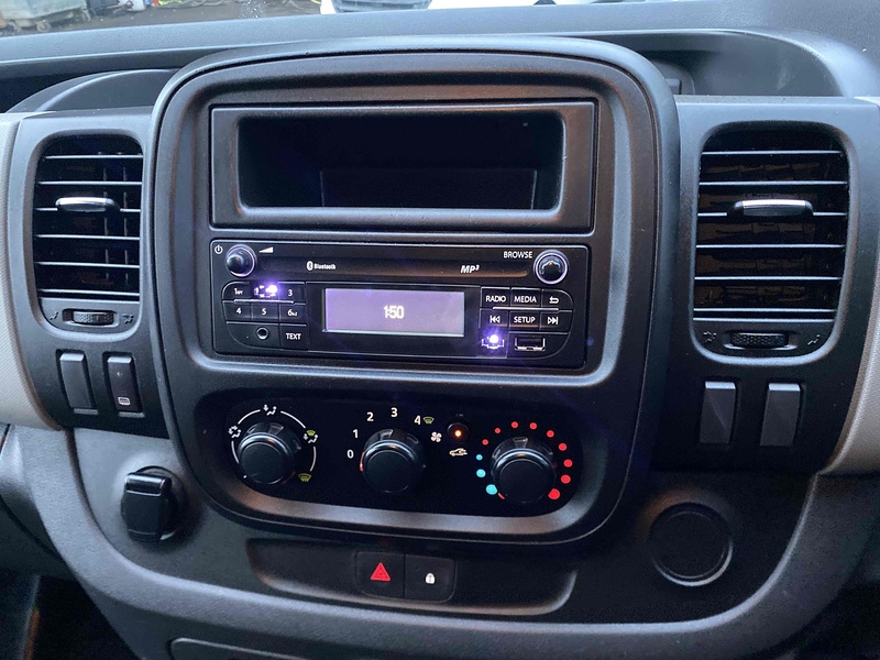 Renault 1.6 dCi 27 Business Panel Van 5dr Diesel Manual SWB Standard Roof Euro 6 (120 ps)