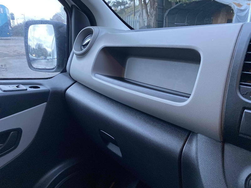 Renault 1.6 dCi 27 Business Panel Van 5dr Diesel Manual SWB Standard Roof Euro 6 (120 ps)