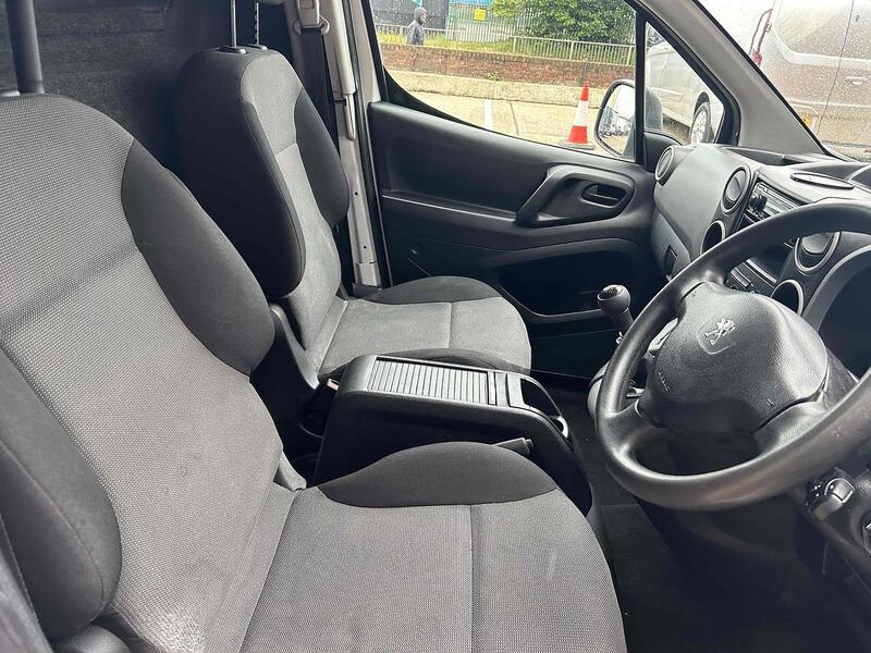 Peugeot 1.6 BlueHDi 850 S Panel Van 4dr Diesel Manual L1 (s/s) (110 g/km, 100 bhp)