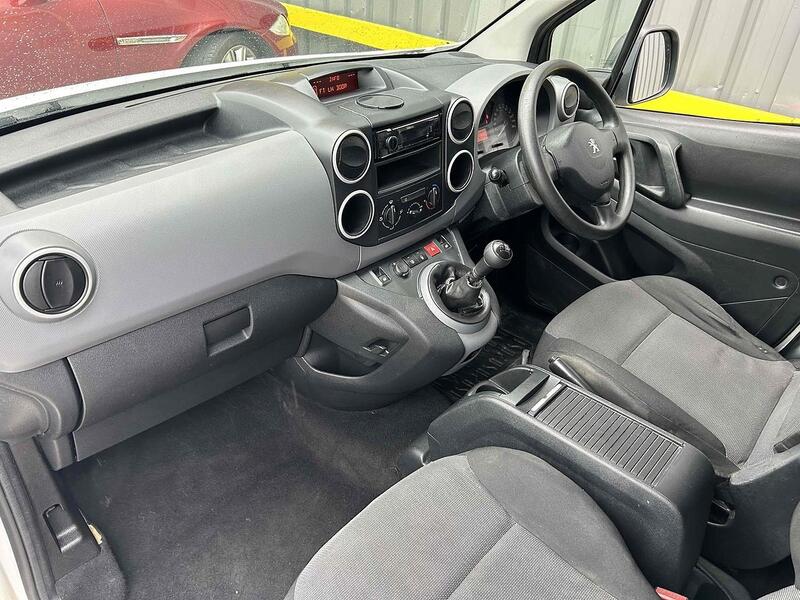 Peugeot 1.6 BlueHDi 850 S Panel Van 4dr Diesel Manual L1 (s/s) (110 g/km, 100 bhp)