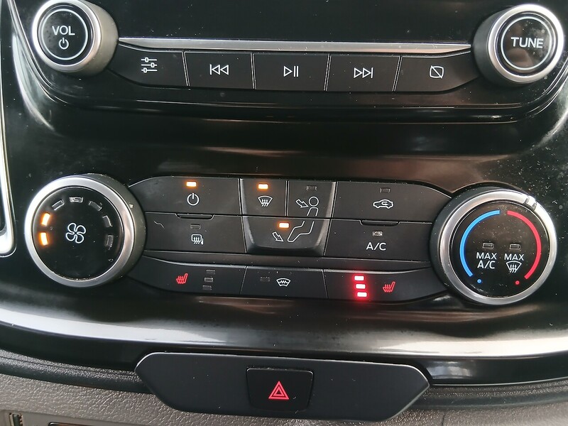 Ford 300 EcoBlue Limited Panel Van 2.0 Manual Diesel