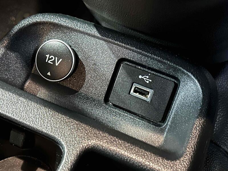 Ford 1.5 220 EcoBlue DCIV 6dr Diesel Manual Euro 6 (s/s) (75 ps) Combi Van Manual Diesel Combi Van Manual Diesel Combi Van Manual Diesel