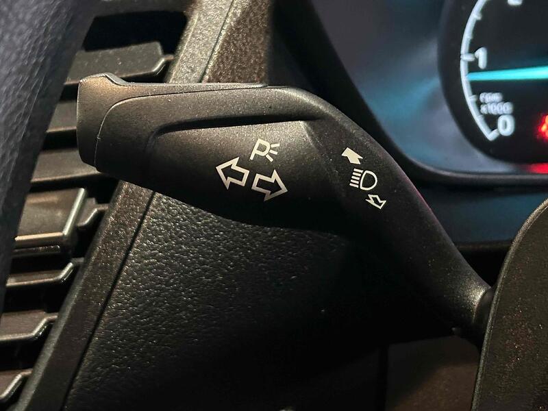 Ford 1.5 220 EcoBlue DCIV 6dr Diesel Manual Euro 6 (s/s) (75 ps) Combi Van Manual Diesel Combi Van Manual Diesel Combi Van Manual Diesel