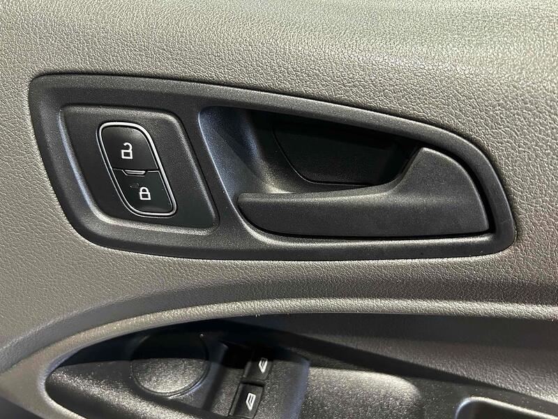 Ford 1.5 220 EcoBlue DCIV 6dr Diesel Manual Euro 6 (s/s) (75 ps) Combi Van Manual Diesel Combi Van Manual Diesel Combi Van Manual Diesel