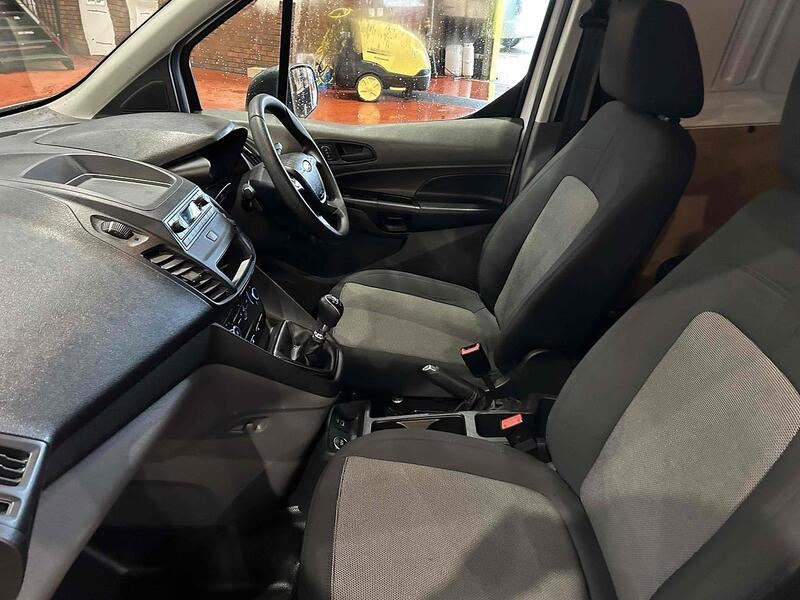 Ford 1.5 220 EcoBlue DCIV 6dr Diesel Manual Euro 6 (s/s) (75 ps) Combi Van Manual Diesel Combi Van Manual Diesel Combi Van Manual Diesel