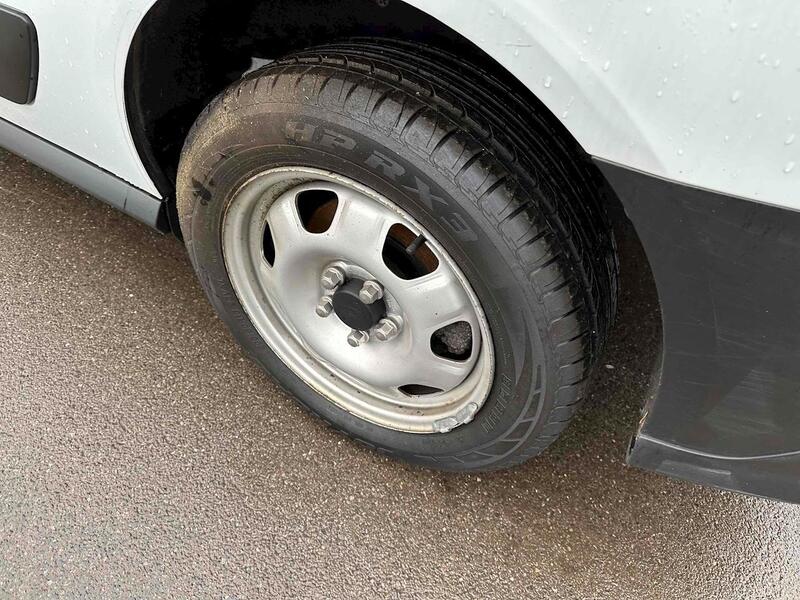 Ford 1.5 220 EcoBlue DCIV 6dr Diesel Manual Euro 6 (s/s) (75 ps) Combi Van Manual Diesel