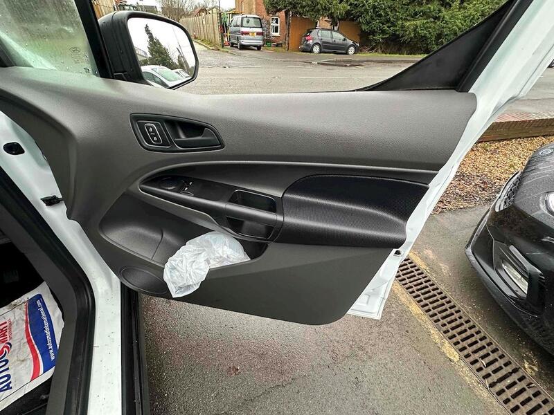 Ford 1.5 220 EcoBlue DCIV 6dr Diesel Manual Euro 6 (s/s) (75 ps) Combi Van Manual Diesel