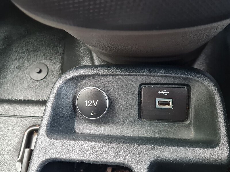 Ford 1.5 220 EcoBlue DCIV 6dr Diesel Manual Euro 6 (s/s) (75 ps)