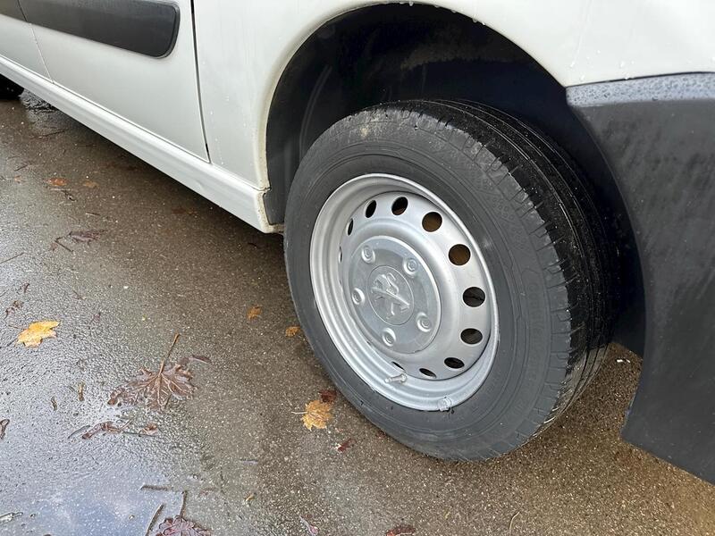 Peugeot Blue Hdi S 2.0 6dr Panel Van Manual Diesel Panel Van Manual Diesel