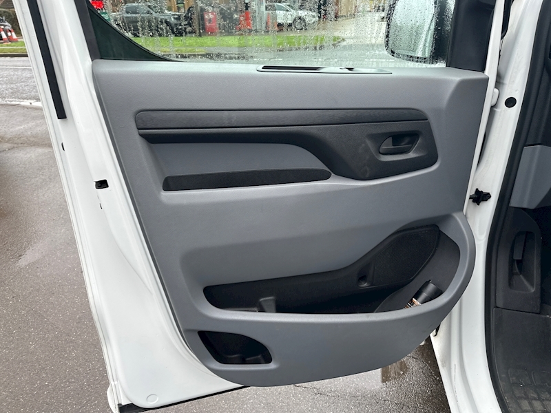 Vauxhall 1.5 Turbo D 2900 Sportive Panel Van 5dr Diesel Manual L2 H1 Euro 6 (s/s) (100 ps)