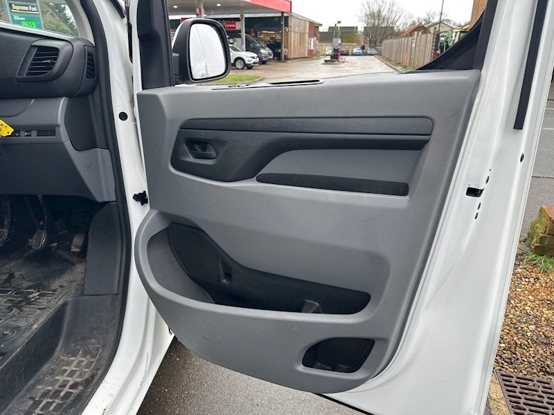 Vauxhall 1.5 Turbo D 2900 Sportive Panel Van 5dr Diesel Manual L2 H1 Euro 6 (s/s) (100 ps)