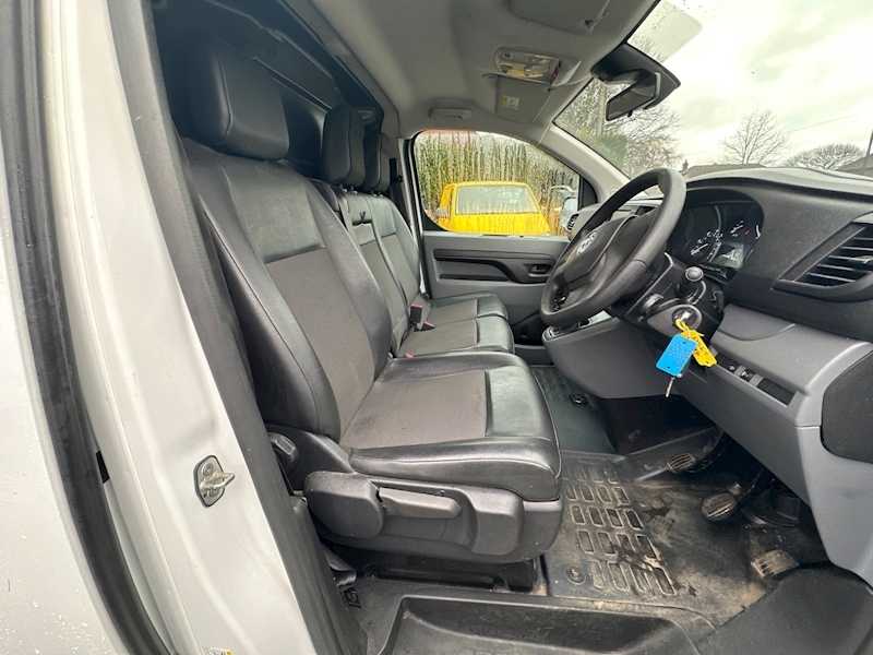 Vauxhall 1.5 Turbo D 2900 Sportive Panel Van 5dr Diesel Manual L2 H1 Euro 6 (s/s) (100 ps)