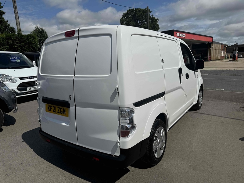 Nissan 40kWh Acenta Panel Van 5dr Electric Auto SWB (Quick Charge) (109 ps)