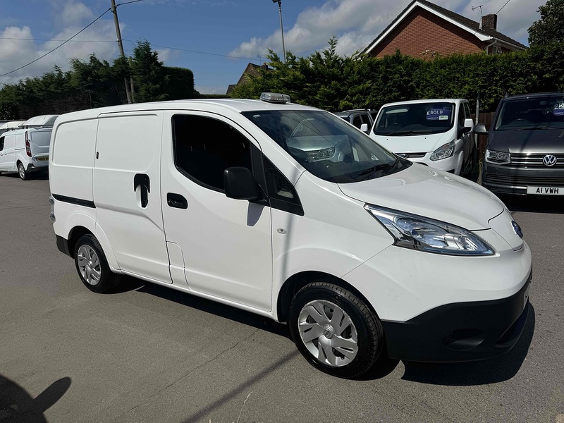 Nissan 40kWh Acenta Panel Van 5dr Electric Auto SWB (Quick Charge) (109 ps)
