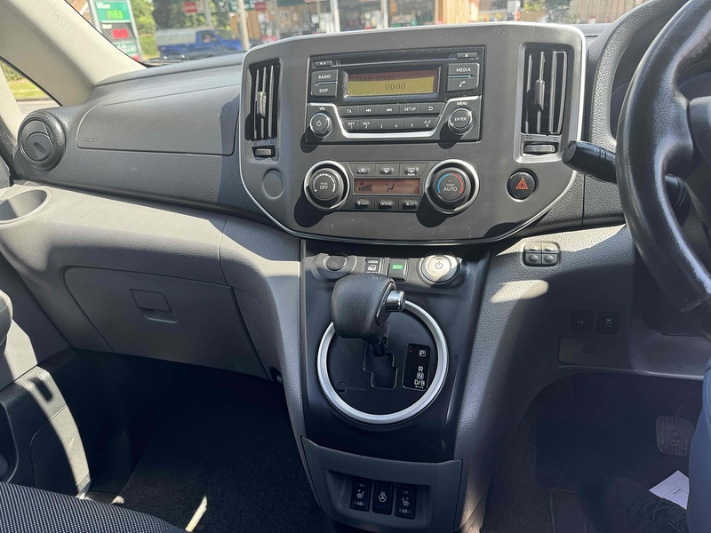 Nissan 40kWh Acenta Panel Van 5dr Electric Auto SWB (Quick Charge) (109 ps)