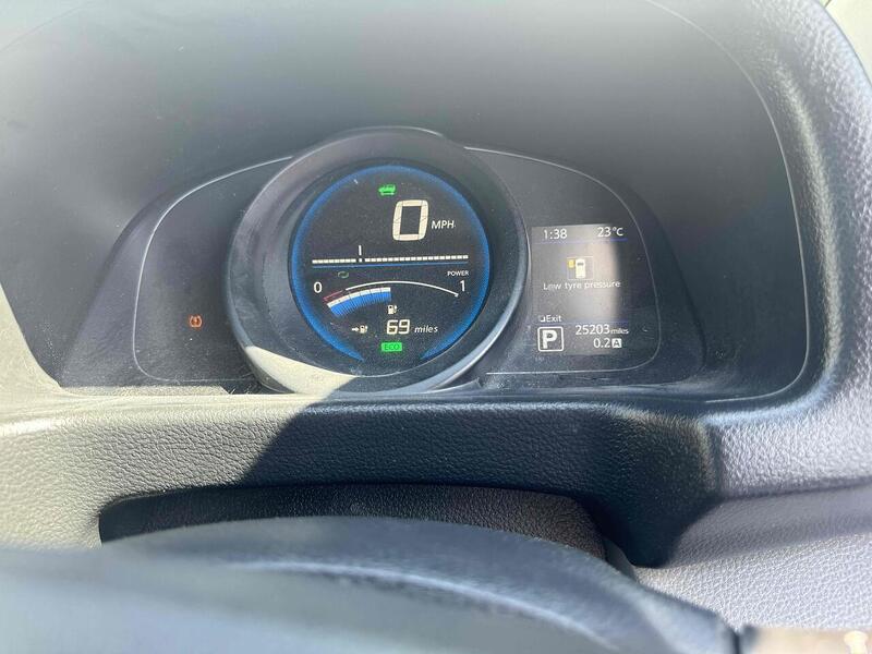 Nissan 40kWh Acenta Panel Van 5dr Electric Auto SWB (Quick Charge) (109 ps)