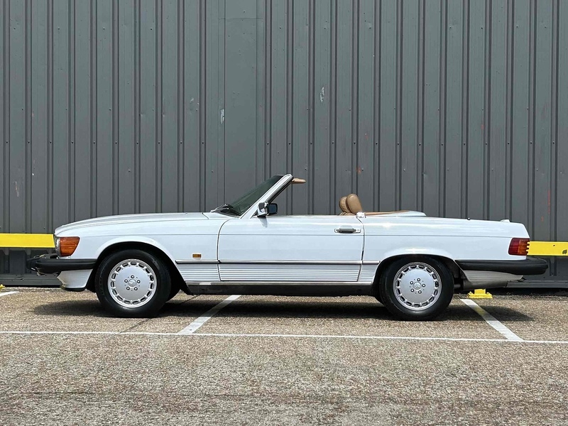 Mercedes-Benz SL 560 5.5 Convertible Petrol