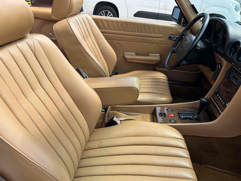 Mercedes-Benz SL 560 5.5 Convertible Petrol